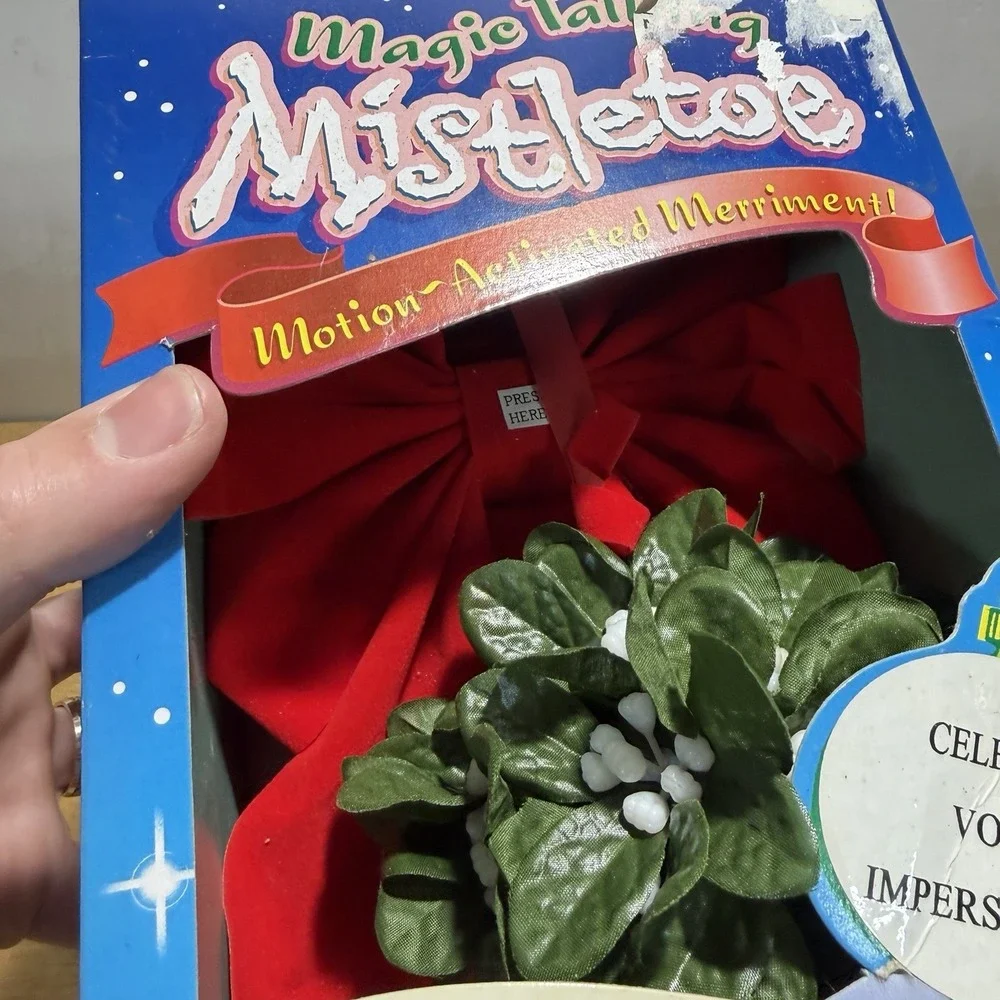 Magic Talking Mistletoe Animated Christmas Ornament Decoration N2 Toys 2002‎ New